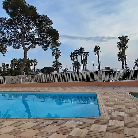 Vue Exceptionnelle-piscine