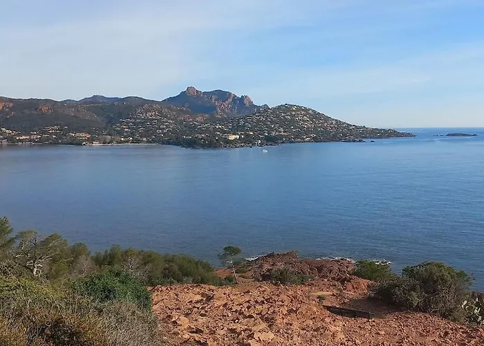 Vue Exceptionnelle-piscine